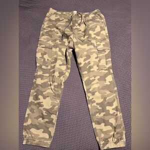 Men's Camouflage and Gray Cargo Pants Old Navy (2 Items)